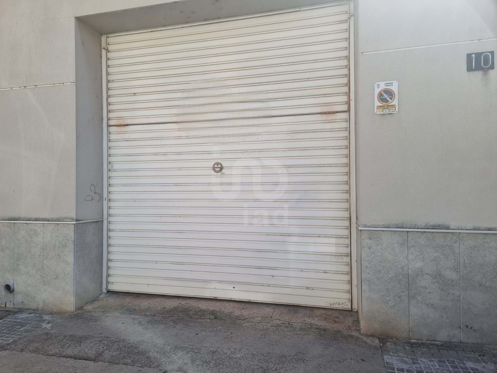 Aparcament de Local en venda en Amposta