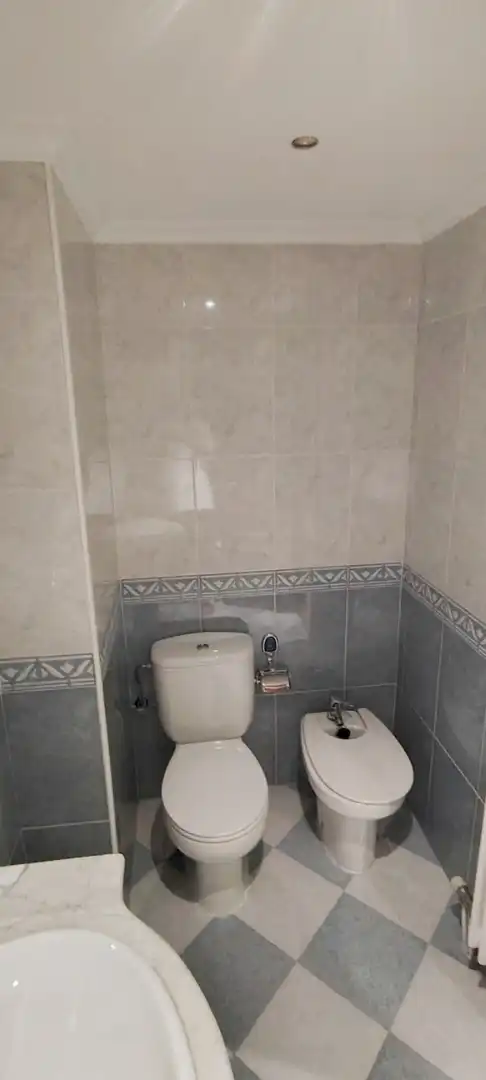 Bathroom of Flat for sale in Salamanca  with Heating, Parquet flooring and Terrace