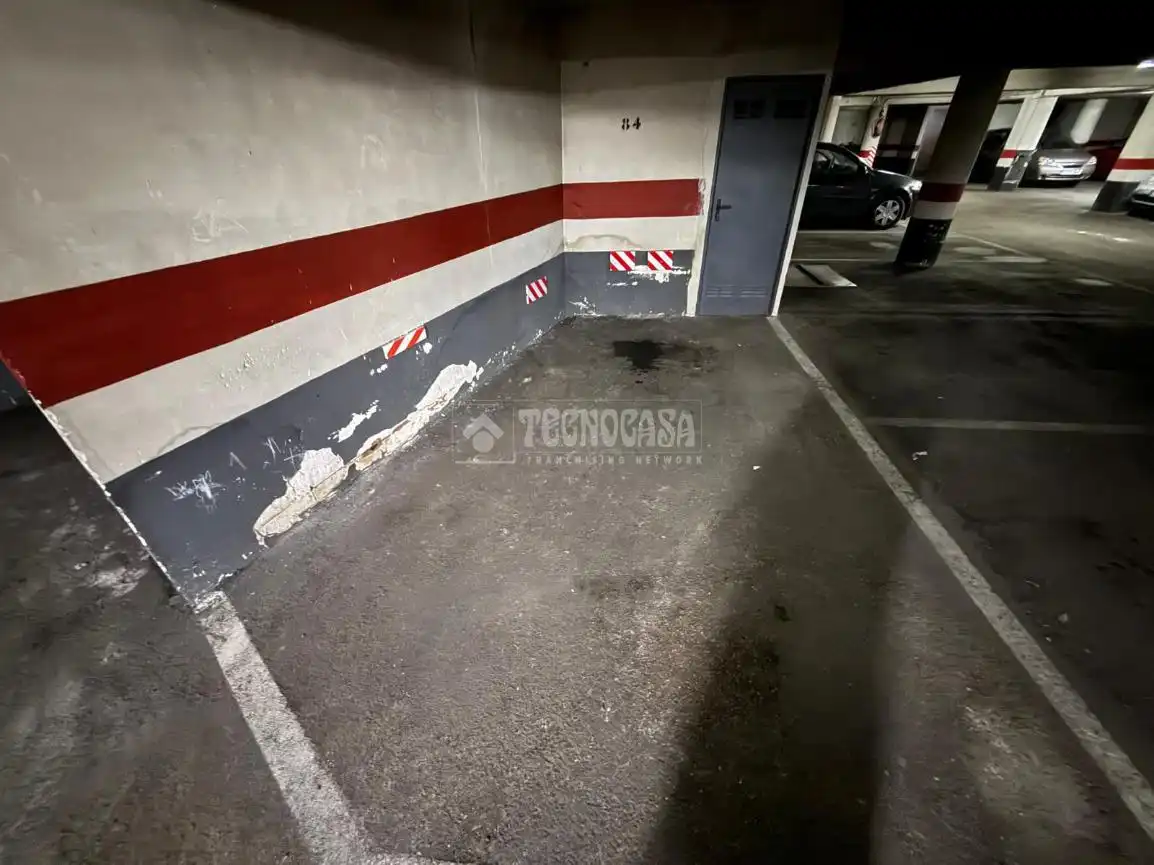 Parking of Flat for sale in Zaragoza  with Heating, Storage room and Furnished