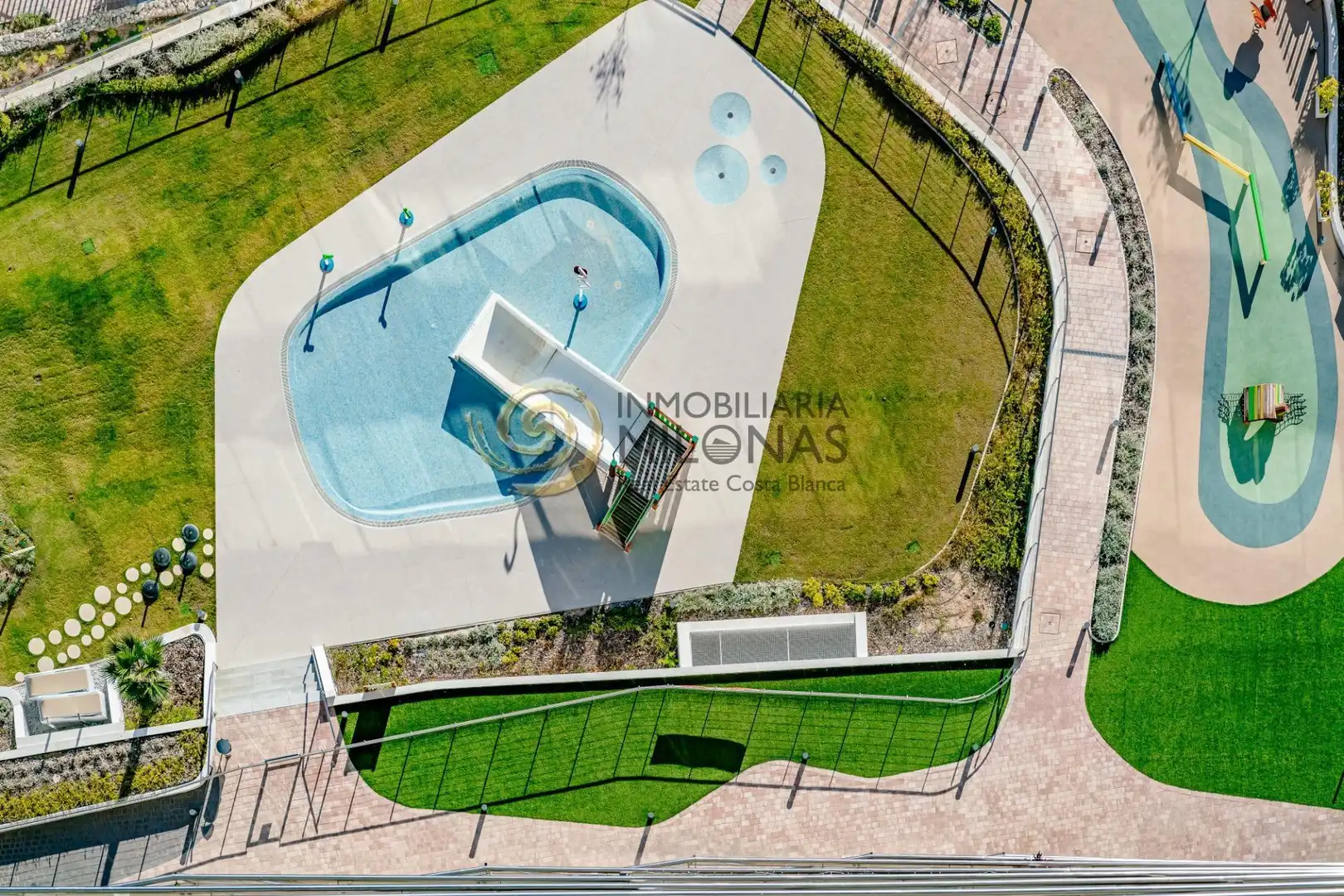 Piscina de Apartament en venda en Benidorm amb Aire condicionat, Terrassa i Traster