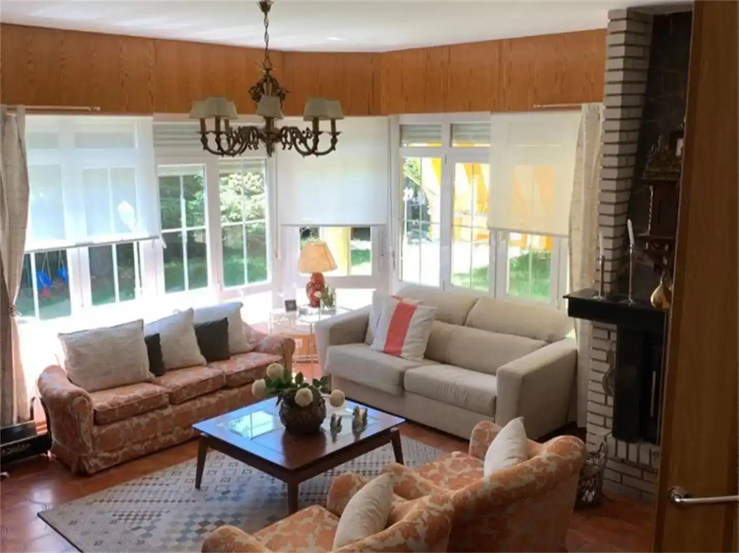 Sala de estar de Casa o chalet en venta en Hortigüela con Jardín privado, Parquet y Trastero
