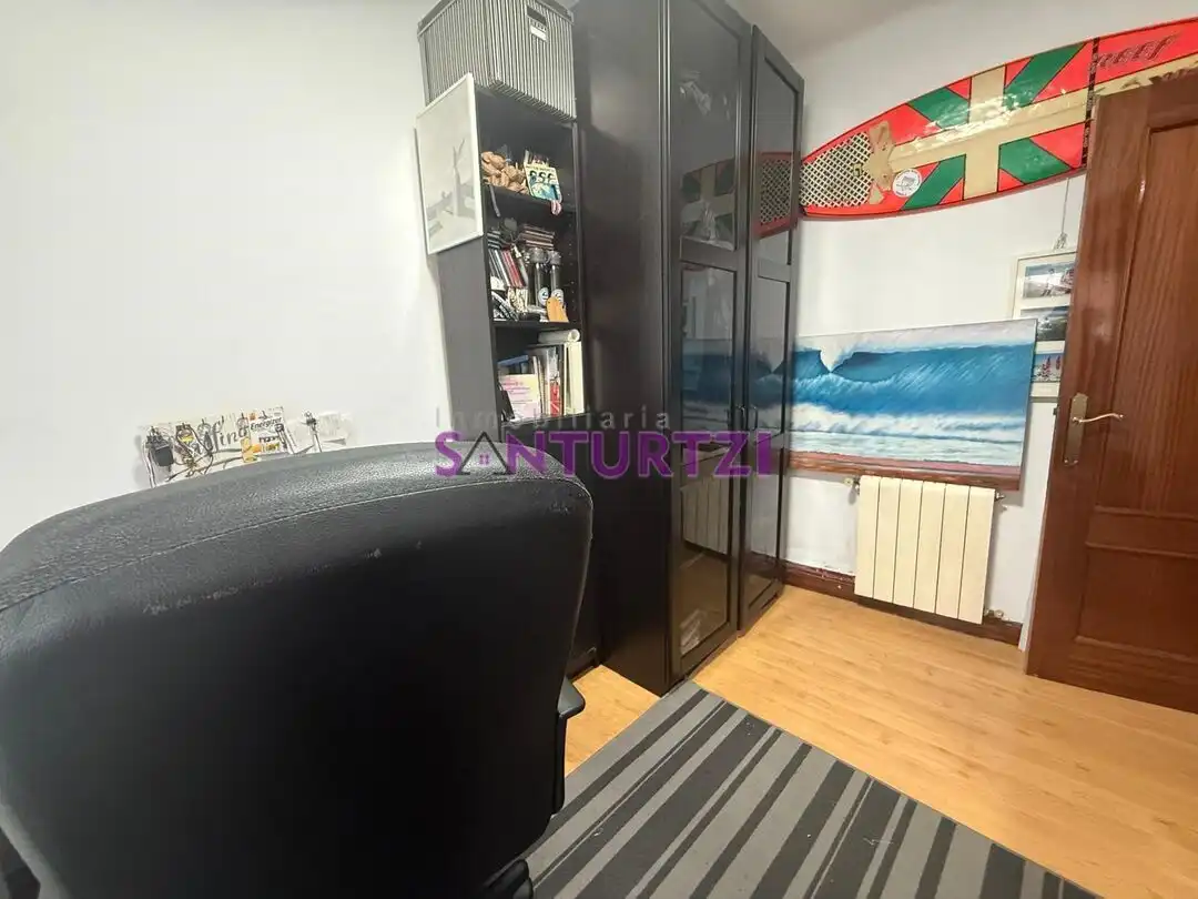 Bedroom of Flat for sale in Santurtzi   with Heating and Storage room
