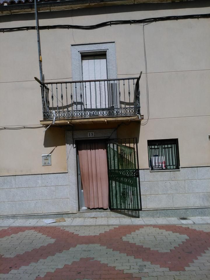 Exterior view of House or chalet for sale in Ahigal