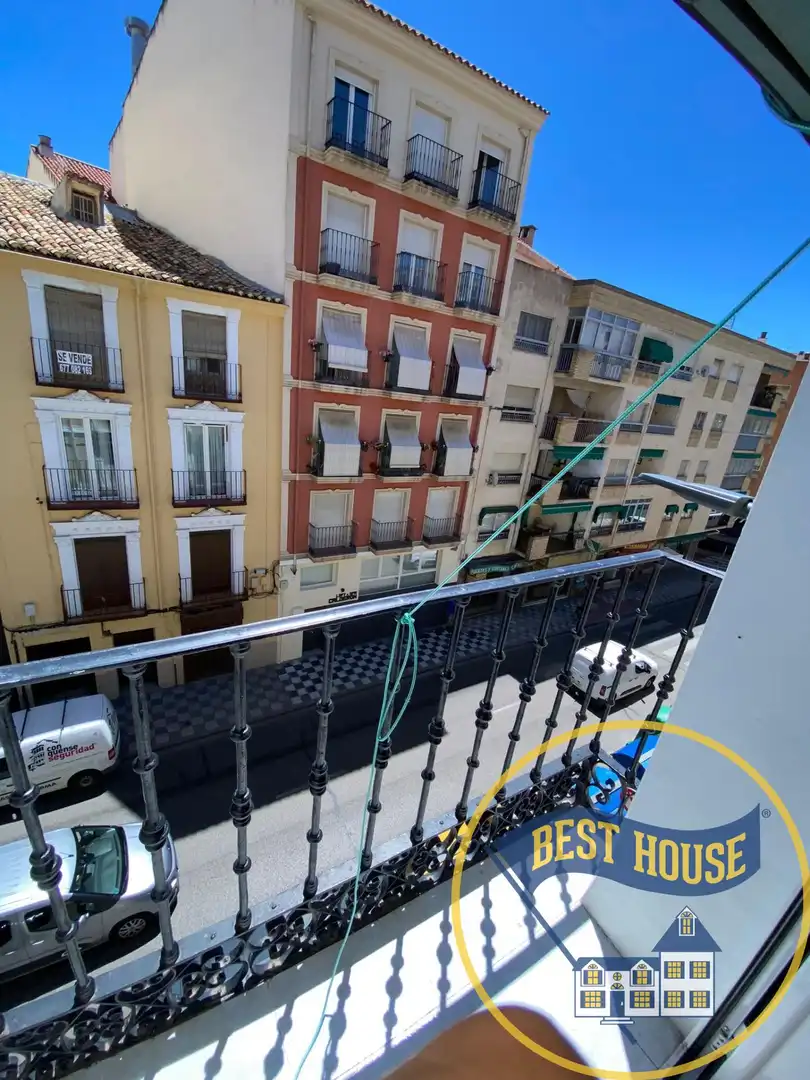 Terraza de Piso para compartir en Cuenca con Calefacción, Terraza y Amueblado