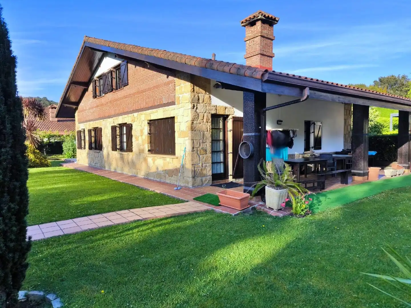 Vista exterior de Casa o xalet en venda en Castro-Urdiales
