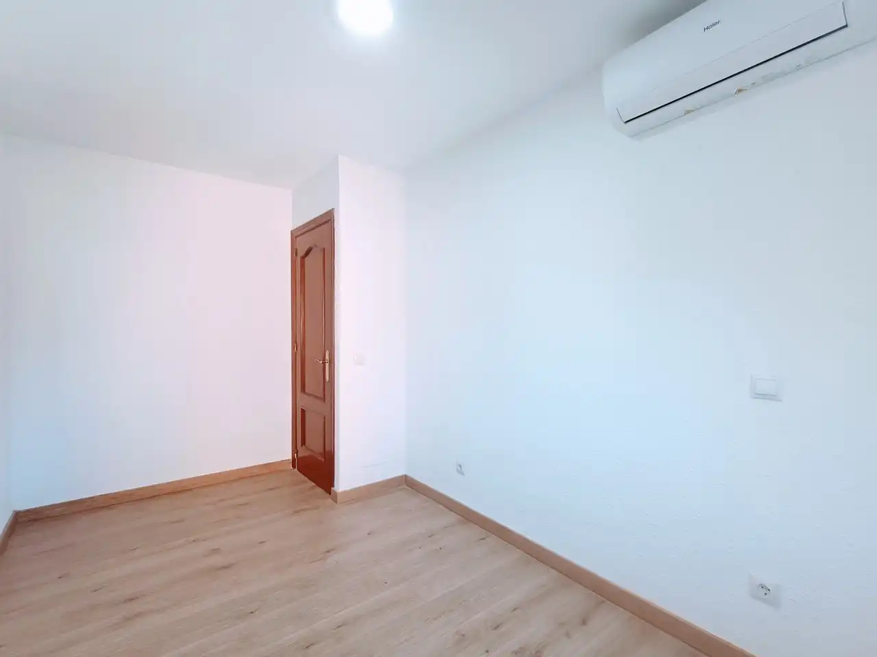 Bedroom of Flat for rent in Madrid  with Air Conditioner and Oven