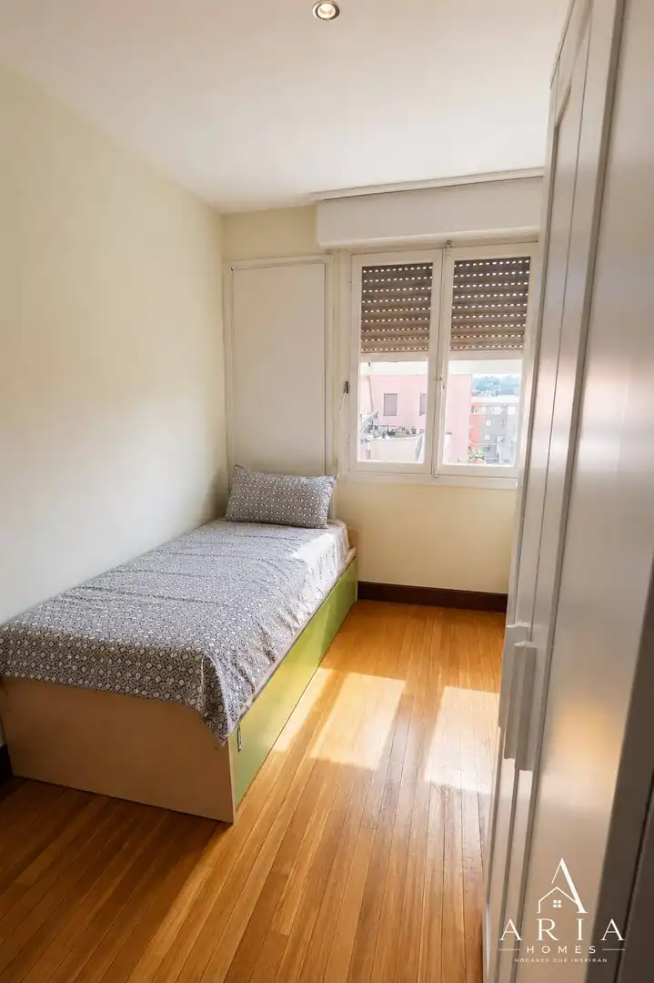 Bedroom of Flat for sale in Bilbao 