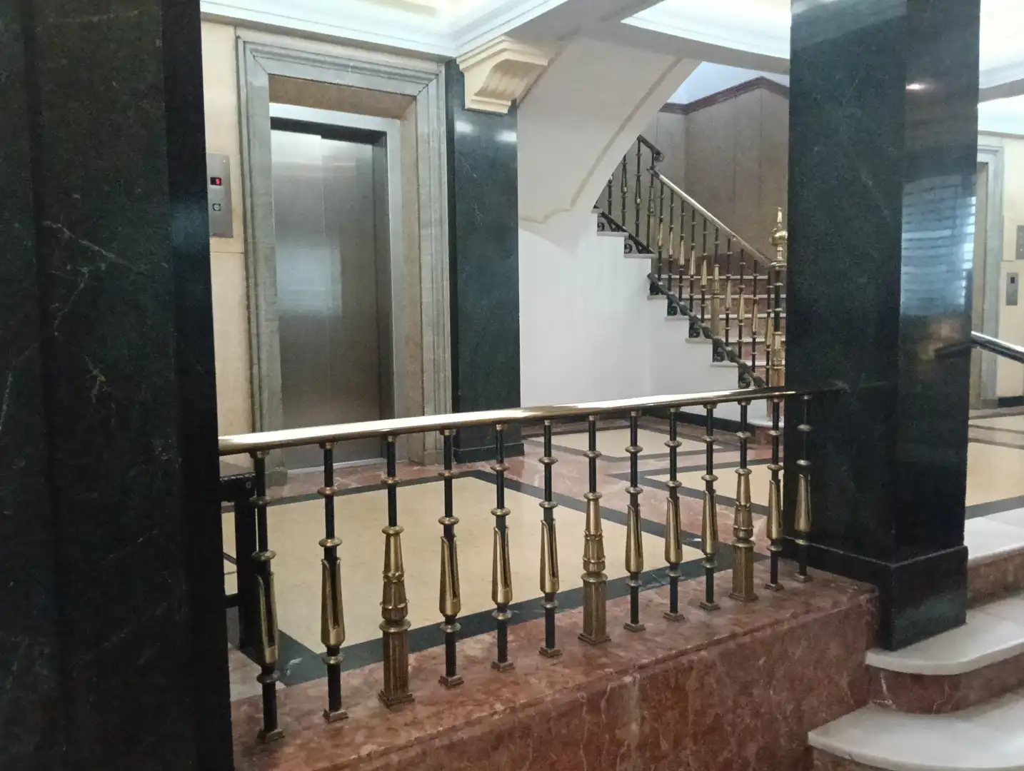 Büro zum Verkauf in Málaga mit Balkon und Alarm