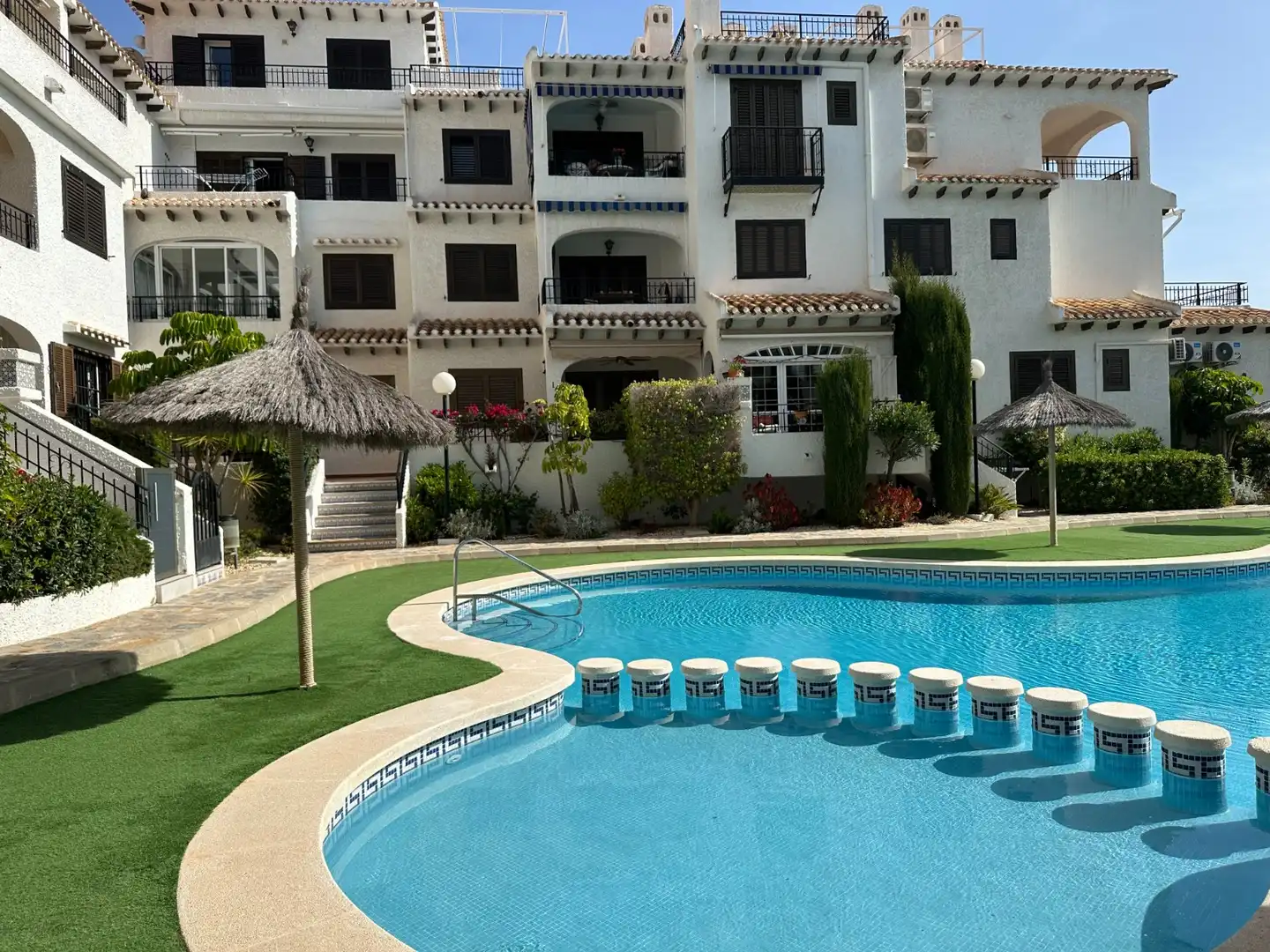 Piscina de Apartament en venda en Orihuela amb Aire condicionat, Calefacció i Terrassa