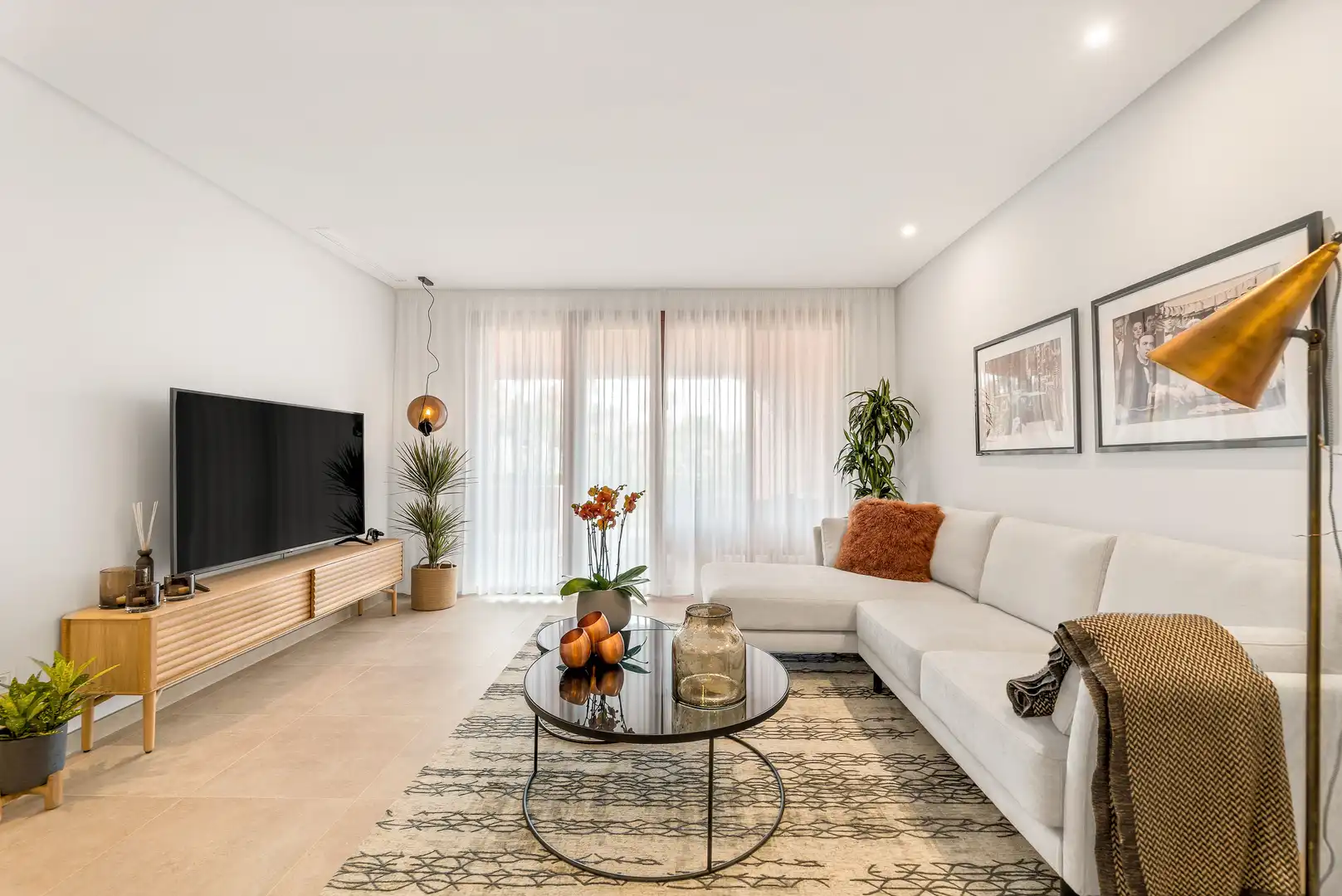 Sala de estar de Planta baja en venta en Estepona con Aire acondicionado, Calefacción y Parquet