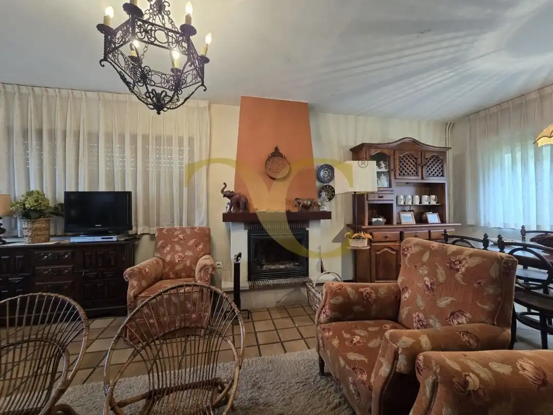 Sala de estar de Casa o chalet en venta en Llanes con Calefacción, Jardín privado y Terraza
