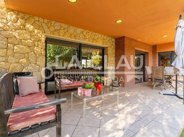 Detached house with balcony for sale in La Móra