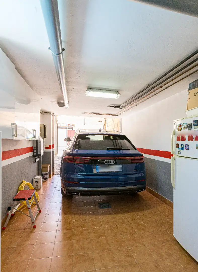 Parking de Casa adosada en venta en Murcia con Aire acondicionado, Parquet y Terraza