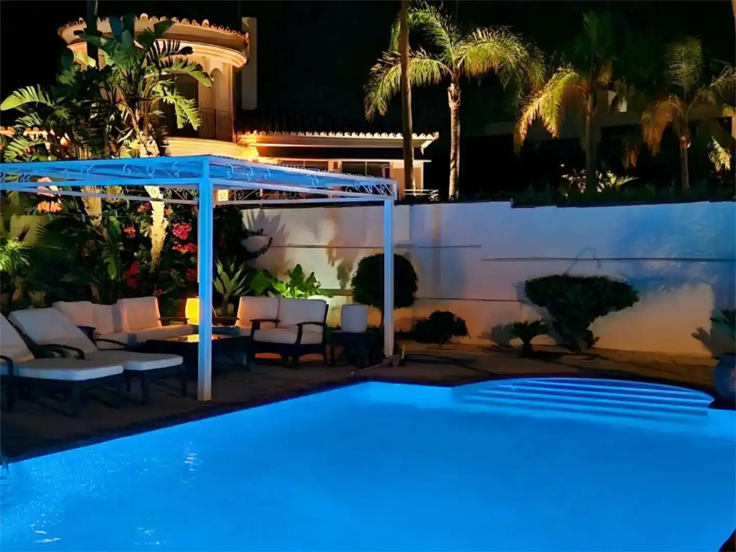 Piscina de Casa o xalet en venda en Estepona amb Aire condicionat, Piscina i Balcó