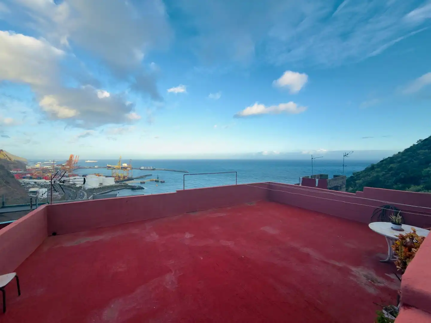 Vista exterior de Casa o xalet en venda en Santa Cruz de Tenerife amb Terrassa, Traster i Moblat