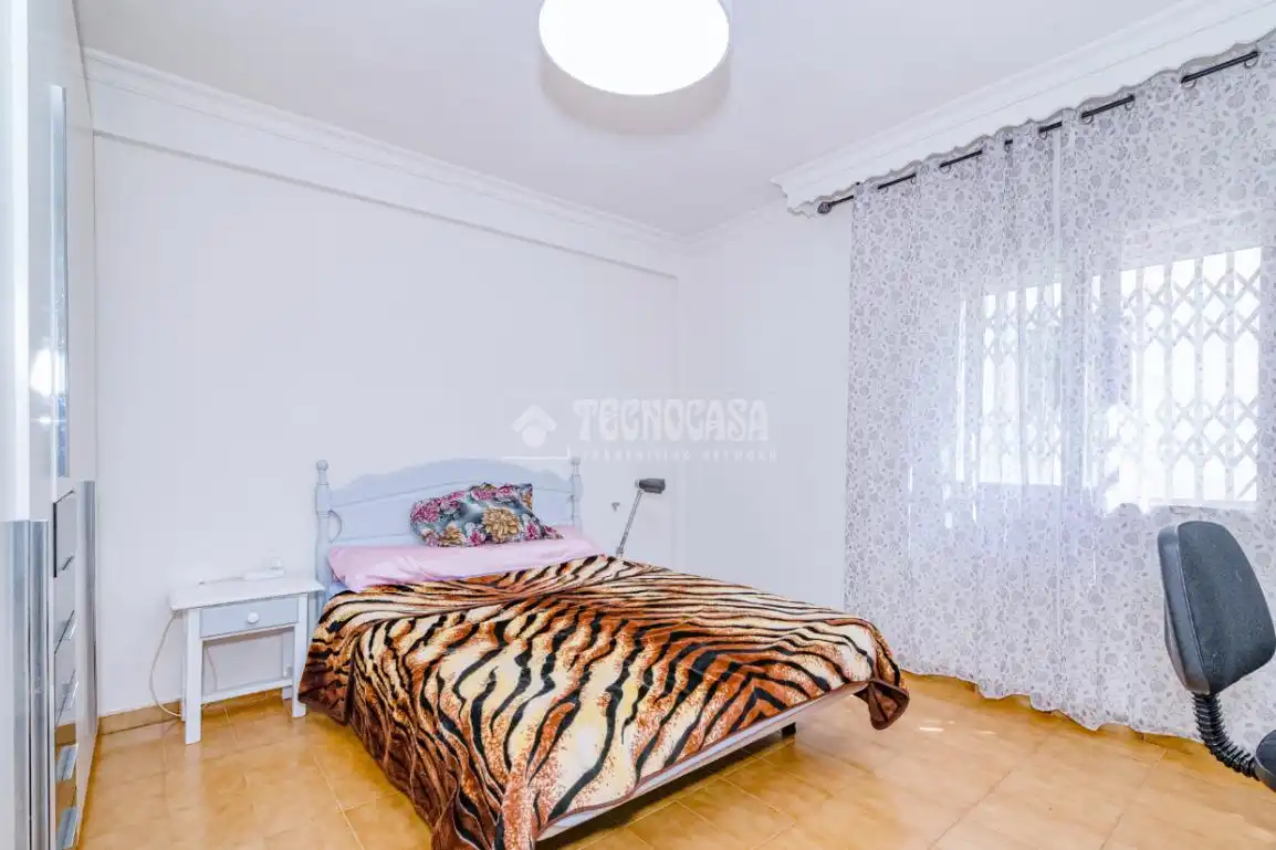 Habitación de Piso en venta en Granada con Aire acondicionado y Balcón