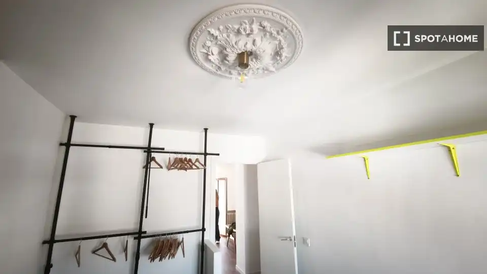 Habitación de Piso de alquiler en Madrid con Aire acondicionado, Calefacción y Amueblado
