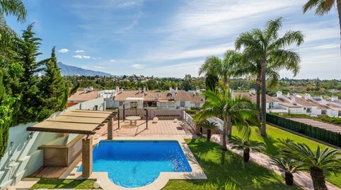 Foto 2 de Casa o xalet en venda a 44 Calle Pico del Naranco, Nueva Atalaya, Estepona