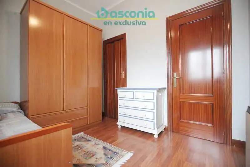 Bedroom of Flat for sale in Centro - Ariz - Uribarri