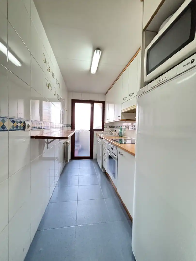Küche von Wohnung zum Verkauf in Majadahonda mit Klimaanlage, Heizung und Privatgarten