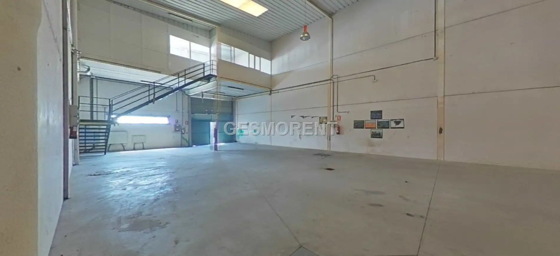 Industrial building for sale in San Martín de la Vega
