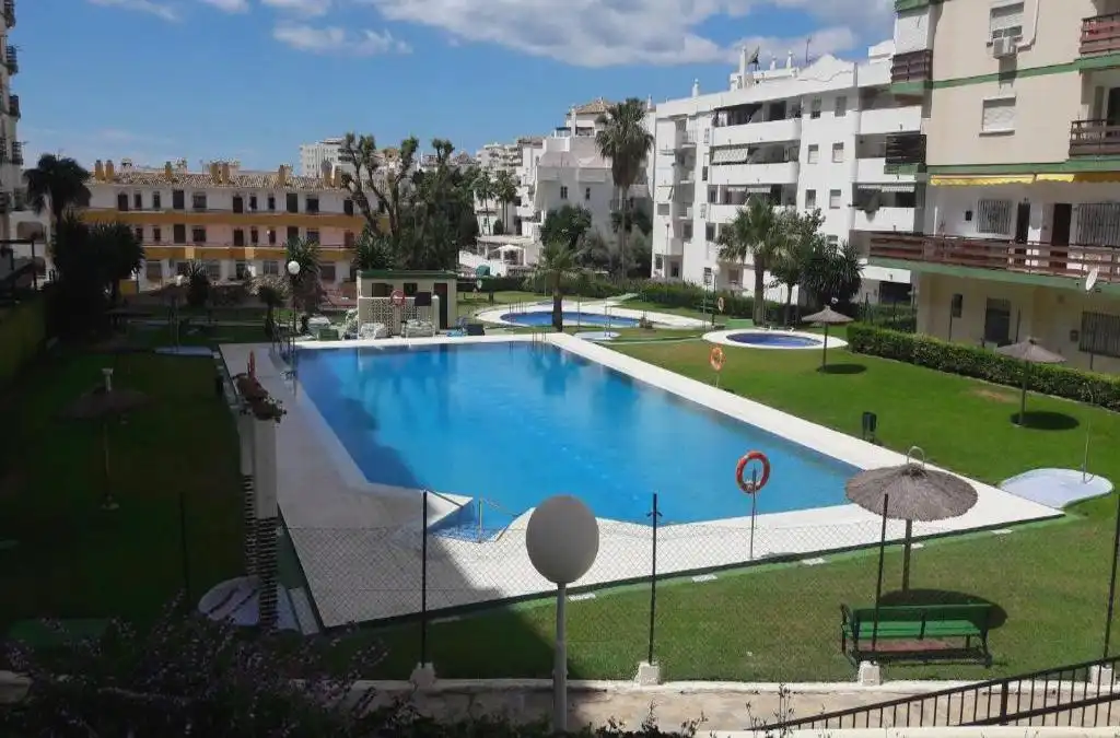 Estudi amb piscina en venda a Calle las Naciones 3