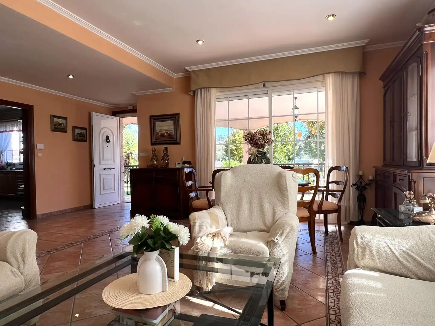 Living room of Houses for sale in Bergondo, A Coruña