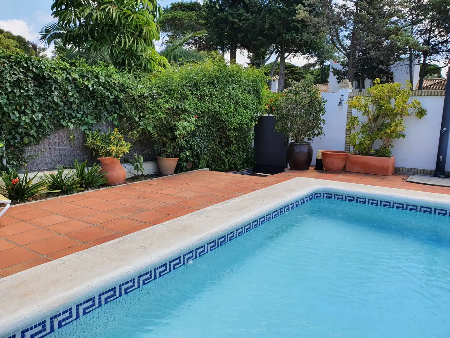 Swimming pool of Detached homes for sale in El Puerto de Santa María  with Air Conditioner, Private garden and Storage room