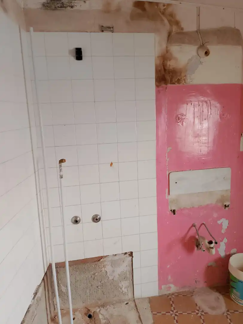 Bathroom of Houses for sale in La Torre de l'Espanyol  with Terrace and Balcony