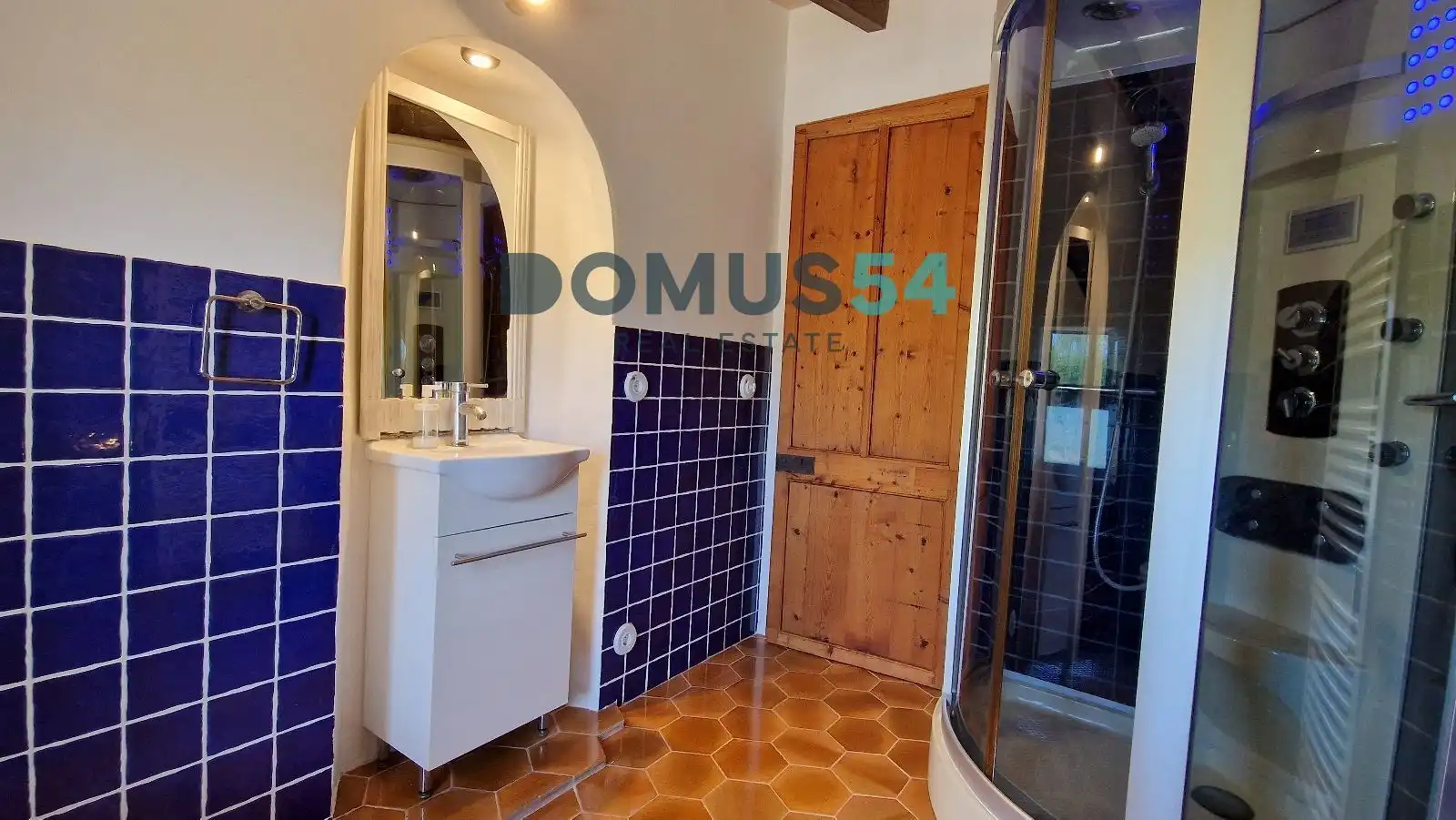Bathroom of Country homes for sale in Pollença  with Air Conditioner, Heating and Swimming Pool