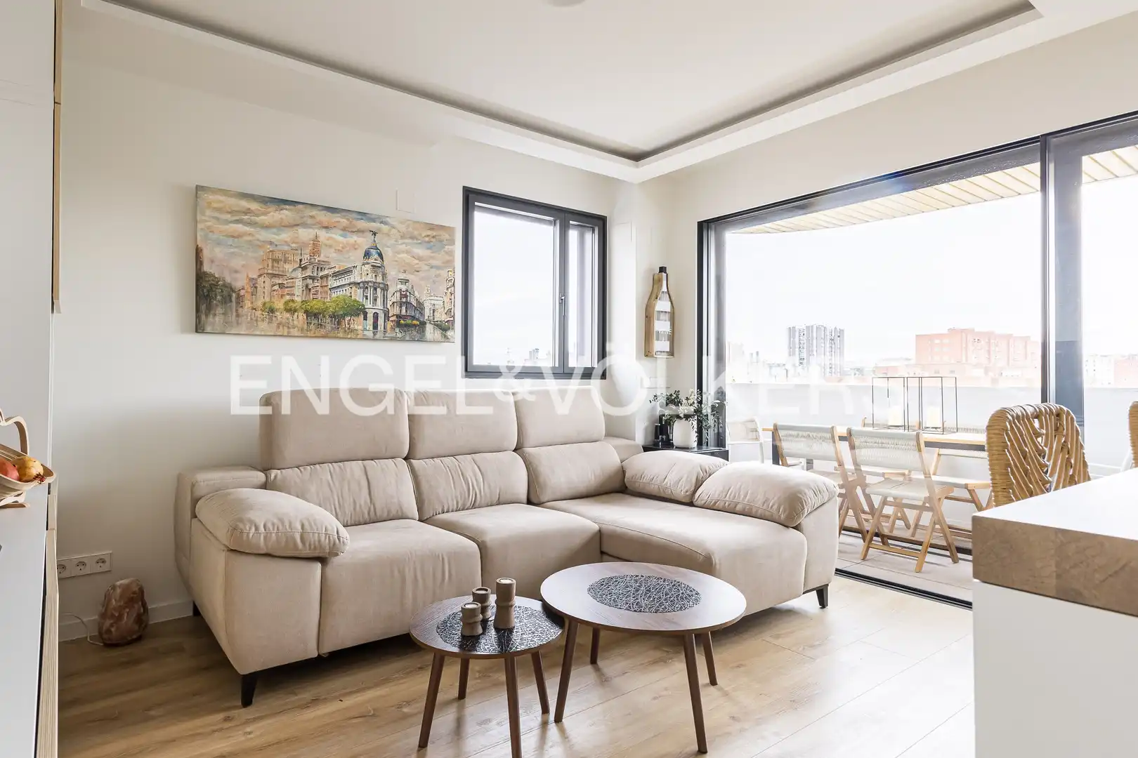 Wohnzimmer von Wohnung zum Verkauf in Madrid mit Klimaanlage, Heizung und Privatgarten