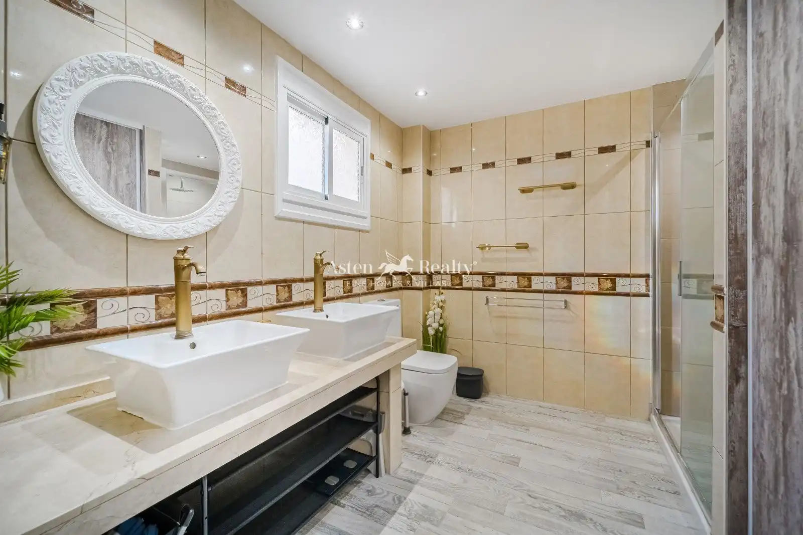 Badezimmer von Einfamilien-Reihenhaus zum Verkauf in Arona mit Klimaanlage, Terrasse und Abstellraum