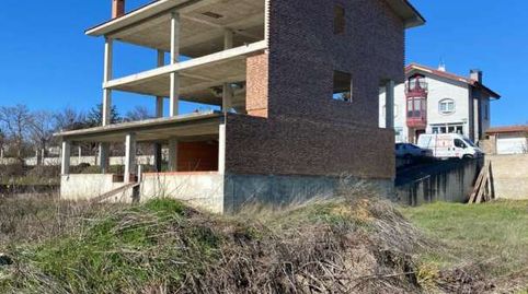 Foto 2 de Casa adosada en venta en Medina de Pomar, Burgos
