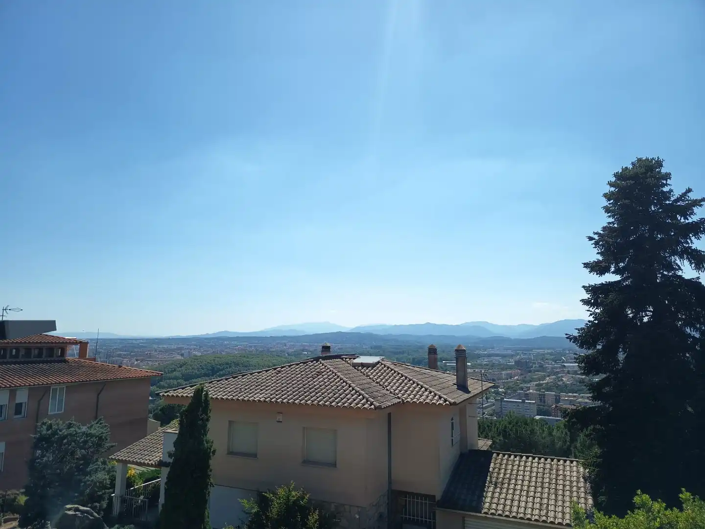 Vista exterior de Casa o xalet de lloguer en Girona amb Calefacció, Terrassa i Piscina
