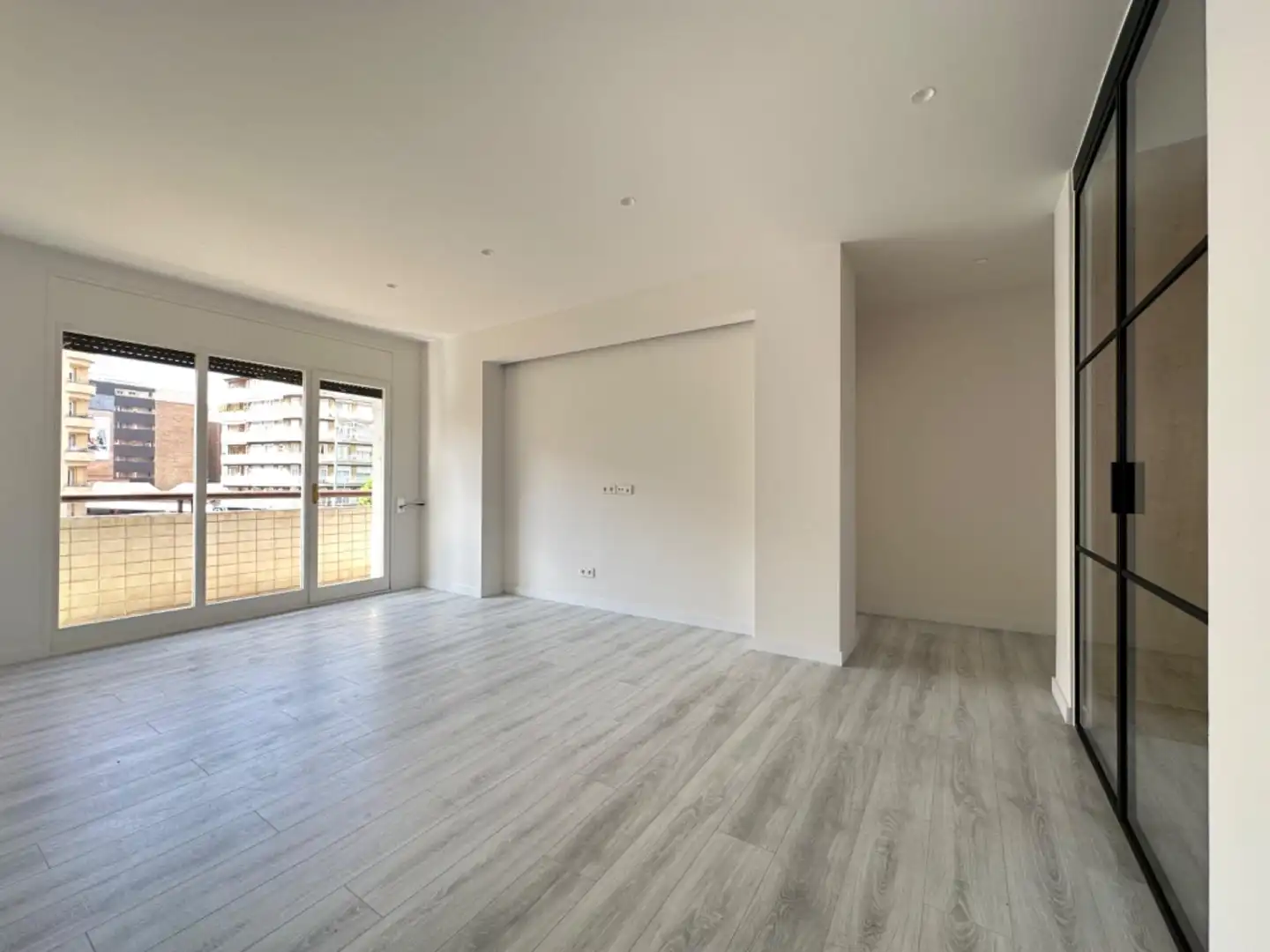 Sala de estar de Piso en venta en Barcelona con Aire acondicionado, Parquet y Balcón
