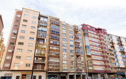 Vista exterior de Pis en venda en  Zaragoza Capital amb Calefacció, Terrassa i Balcó