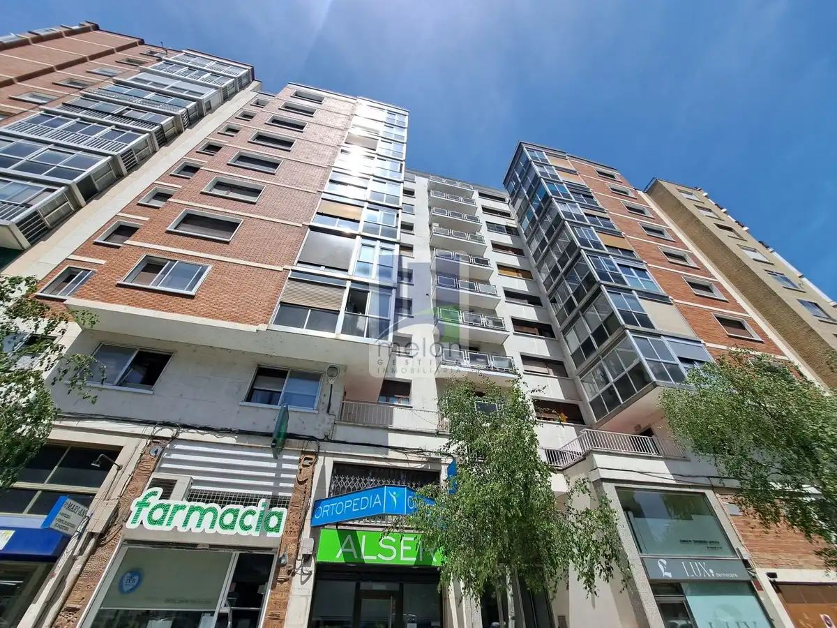 Vista exterior de Piso en venta en Burgos
