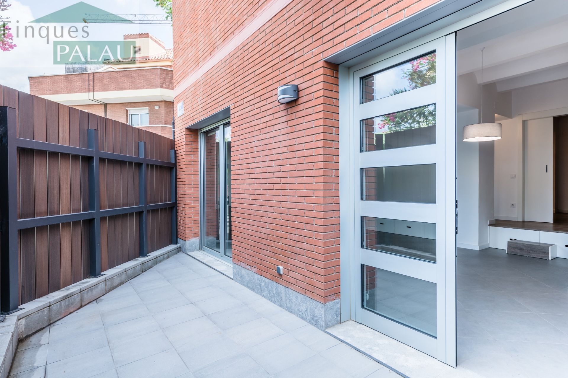 Vista exterior de Pis de lloguer en Sant Just Desvern amb Calefacció, Terrassa i Traster