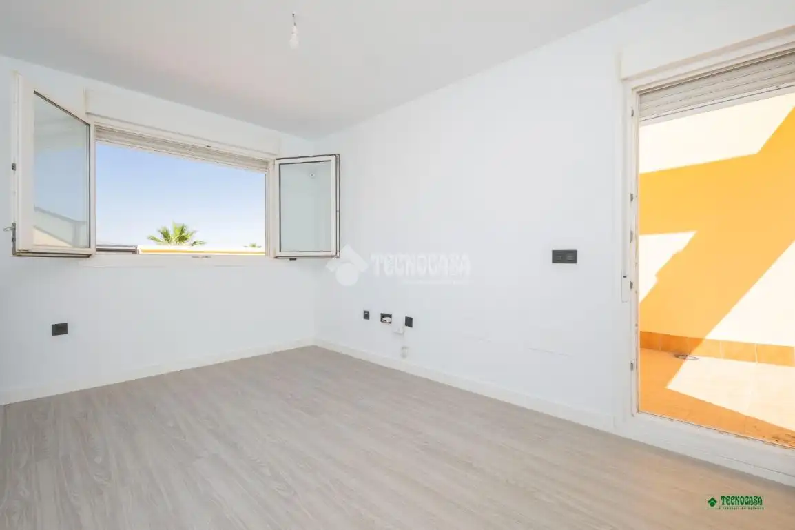 Dormitori de Casa adosada en venda en Almería