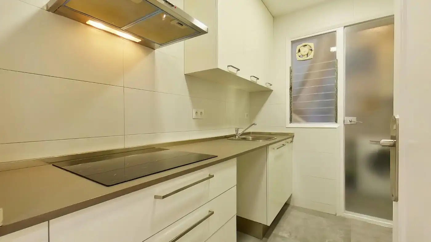 Cuina de Pis en venda en Barcelona amb Calefacció i Parquet