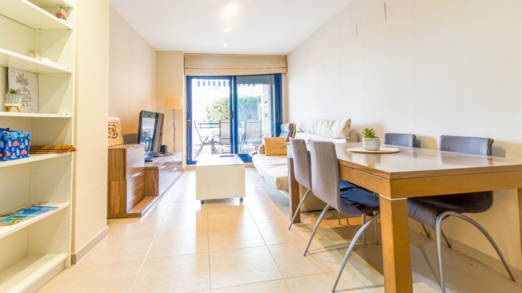 Sala d'estar de Apartament de lloguer en Dénia amb Aire condicionat, Calefacció i Jardí privat