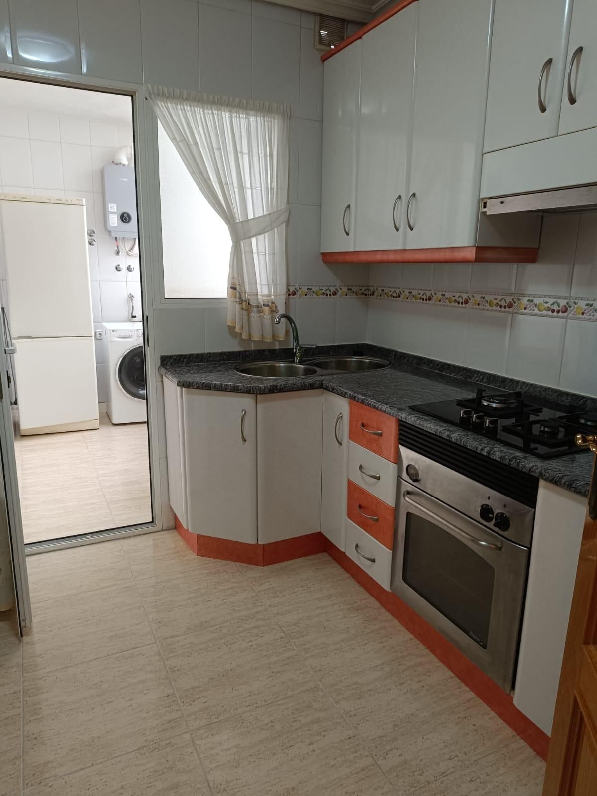 Küche von Wohnung miete in Alcantarilla mit Klimaanlage, Abstellraum und Balkon
