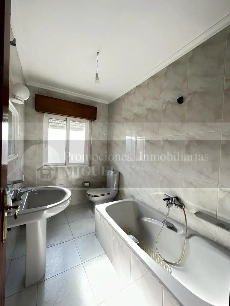 Baño de Piso en venta en Verín con Terraza