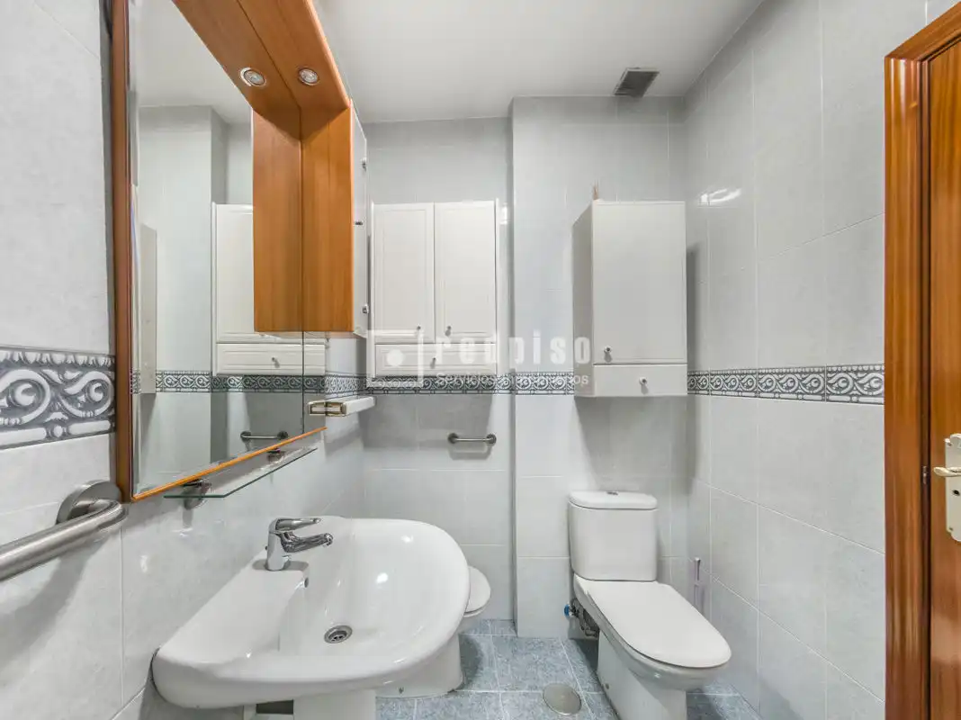 Baño de Piso en venta en Madrid con Aire acondicionado, Calefacción y Terraza