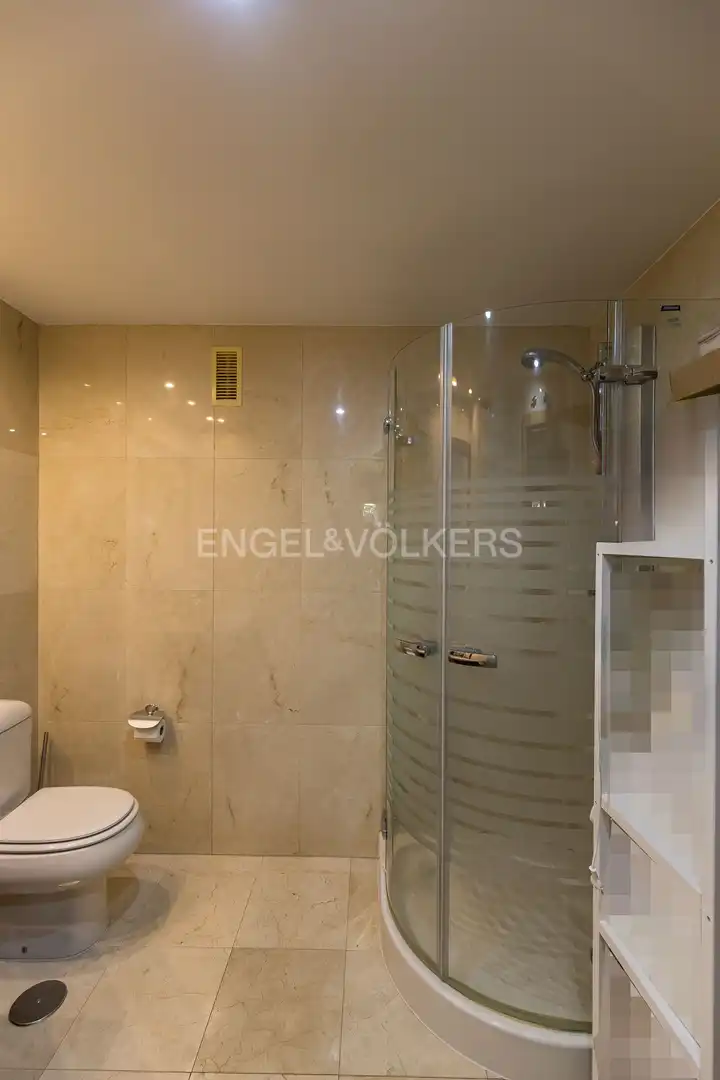 Baño de Piso en venta en San Sebastián de los Reyes con Aire acondicionado, Calefacción y Jardín privado