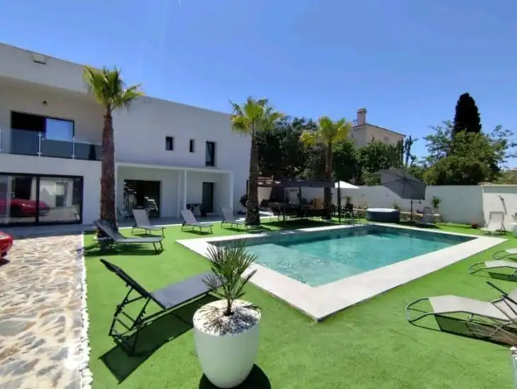 Chalet con terraza en venta en Garbinet - Vistahermosa