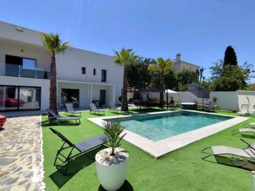 Chalet con balcón en venta en Garbinet - Vistahermosa
