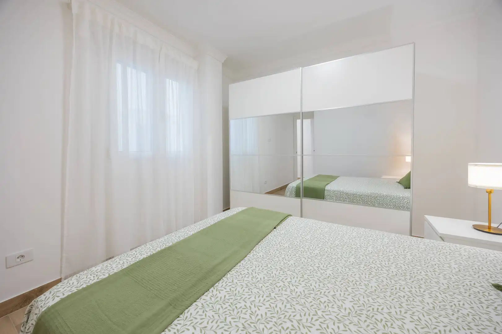 Habitación de Piso de alquiler en Las Palmas de Gran Canaria con Amueblado, Balcón y Alarma