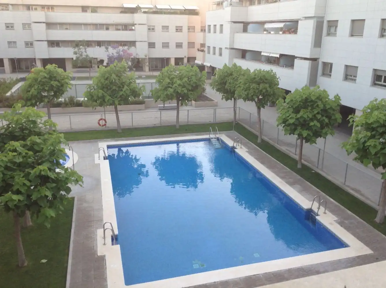 Piscina de Pis de lloguer en Valencia amb Aire condicionat, Calefacció i Jardí privat