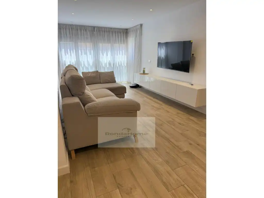 Wohnung zur Miete in Calle Camilo Jose Cela, Puerto Deportivo